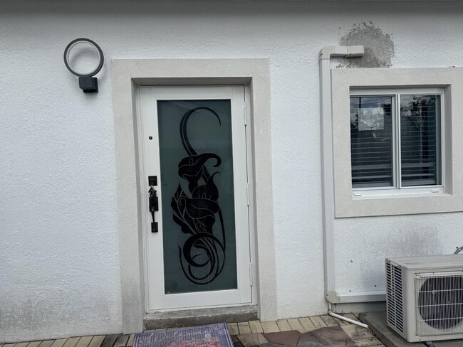 Primary Photo - 240 NE 27th St