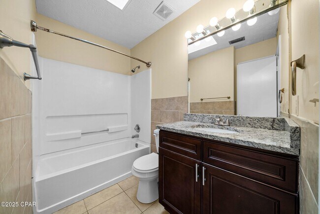 Building Photo - 7750 Betty Louise Dr