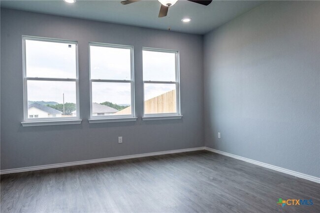 Building Photo - 227 Grn Valley Dr