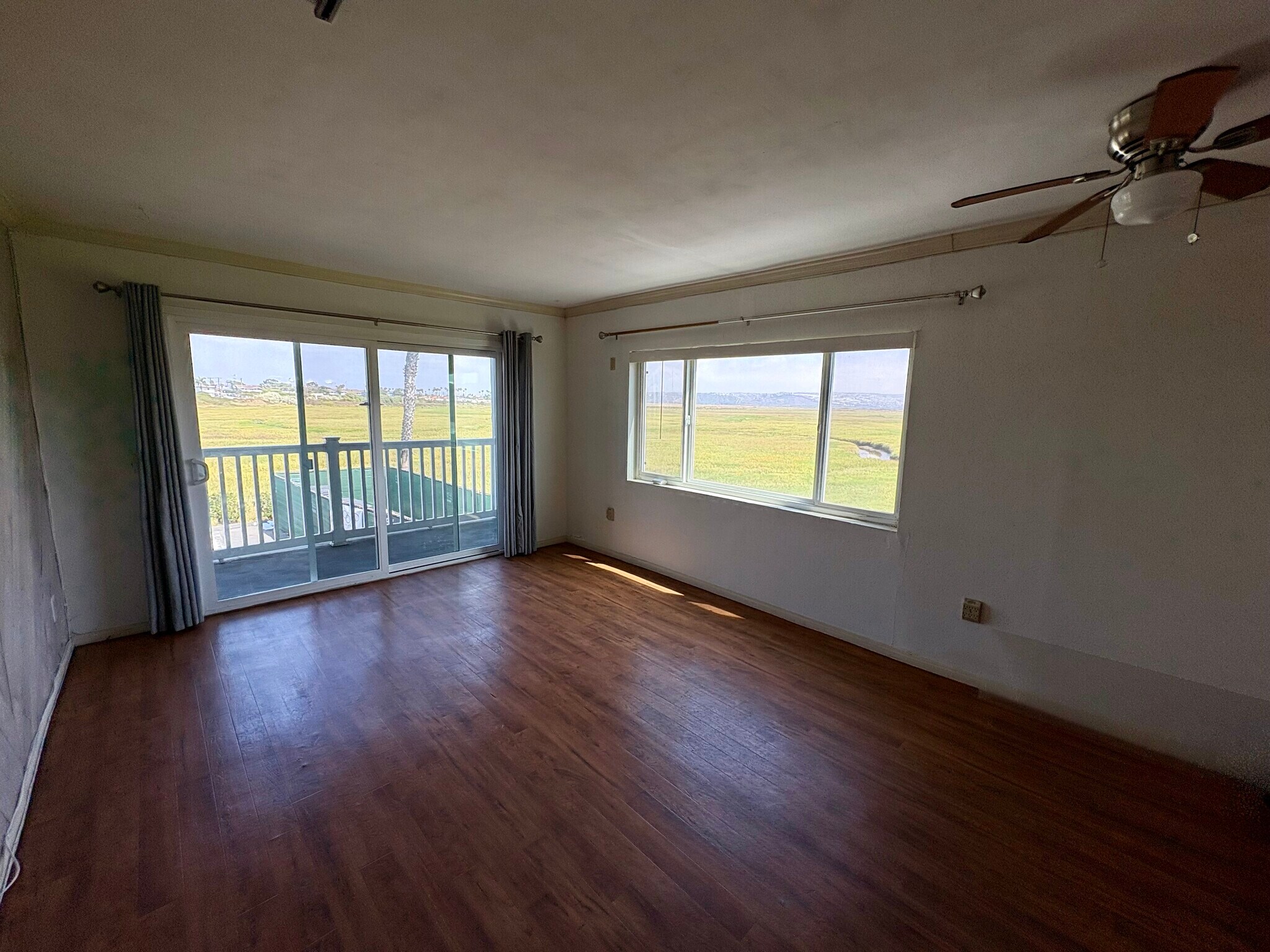 Building Photo - 1111 Seacoast Dr
