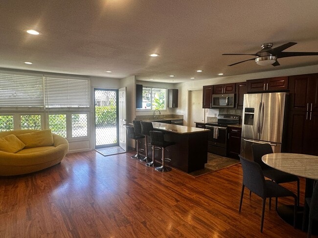 Building Photo - Highly Desirable single level 3 bedroom 2 bath home in Kailua