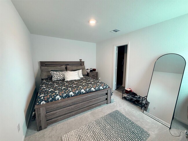 Building Photo - 21321 Carosella Dr