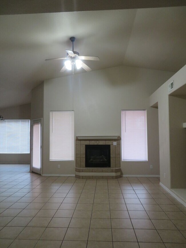 Clean 4 Bedroom Home For Rent 4732 Camino Dos Vidas Las Cruces NM