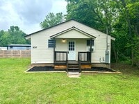 Building Photo - Cute 2 Bedroom 1 Bath House in Jacksonville