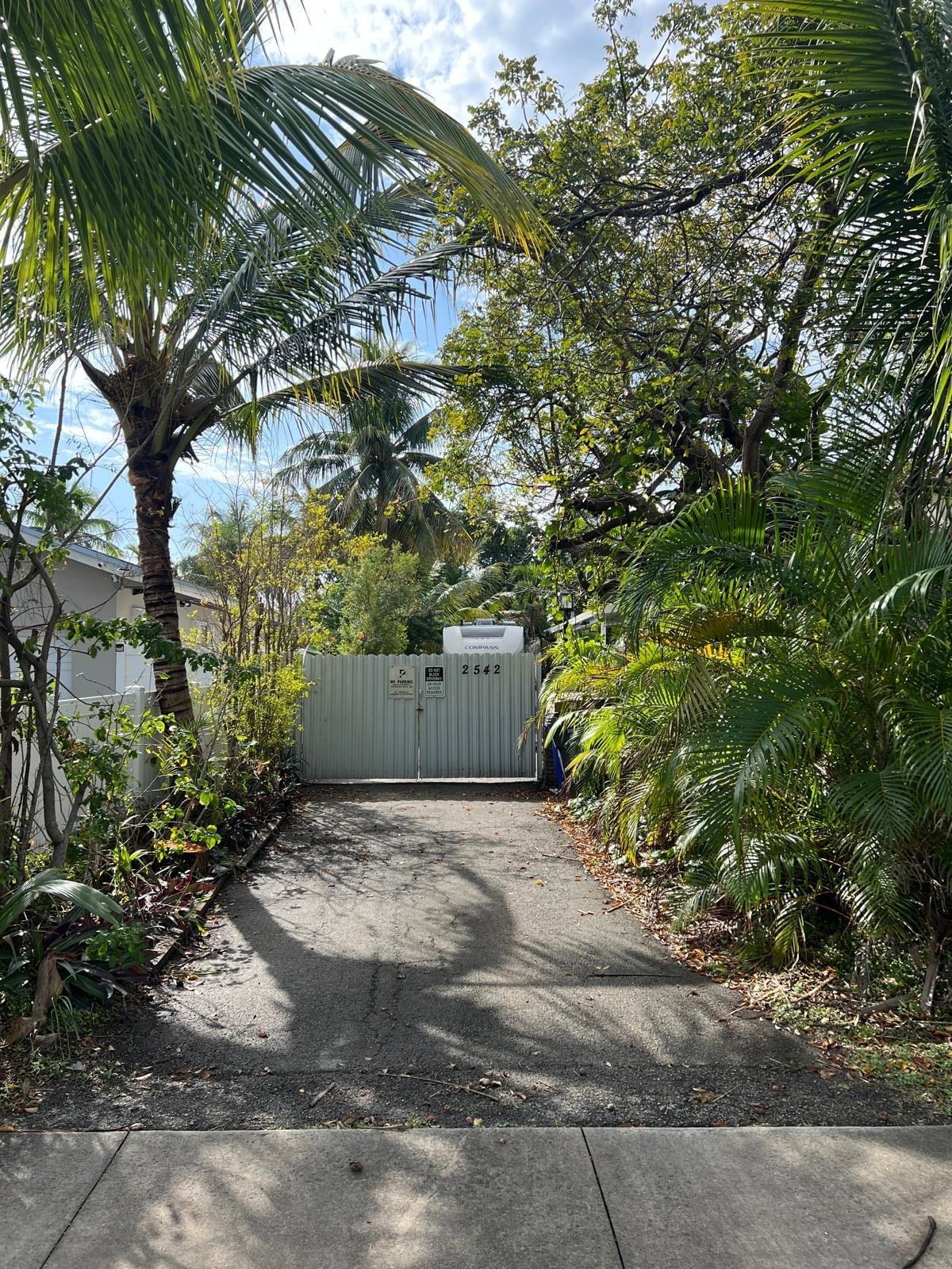 Building Photo - 2542 Monroe St