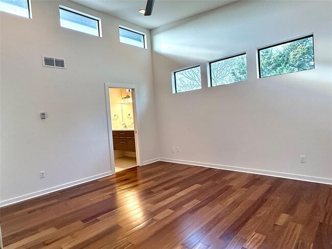 Building Photo - 416 Starlight Vlg Lp