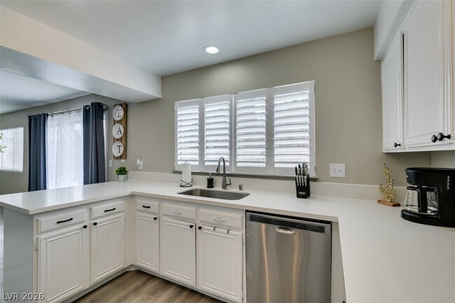 Building Photo - 6585 Minton Ct