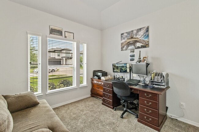 Building Photo - 8735 Morris Wds Dr