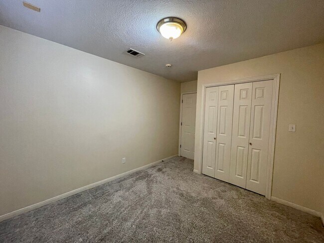 Building Photo - 5275 Timberline Ln
