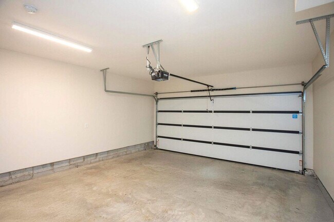 Building Photo - 1708 8th Ave S