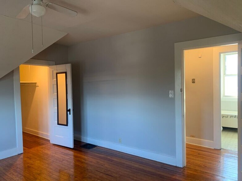 Building Photo - 287 McCormick Pl