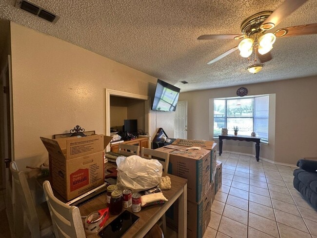 Building Photo - 2108/2110 Stoneridge  SERIES 1