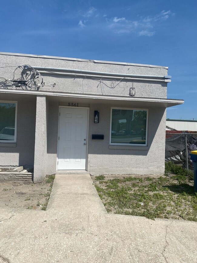 Building Photo - 5557 Arlington Rd