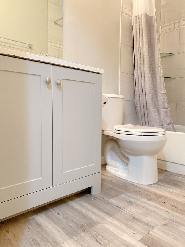 Building Photo - Millard 3 bed 2 bath $1900