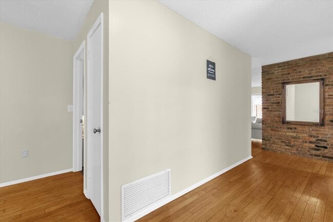 Building Photo - 5012 The Oaks Cir
