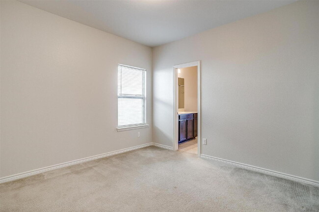 Building Photo - New Townhome Just Steps Away from Fort Worth's Cultural District