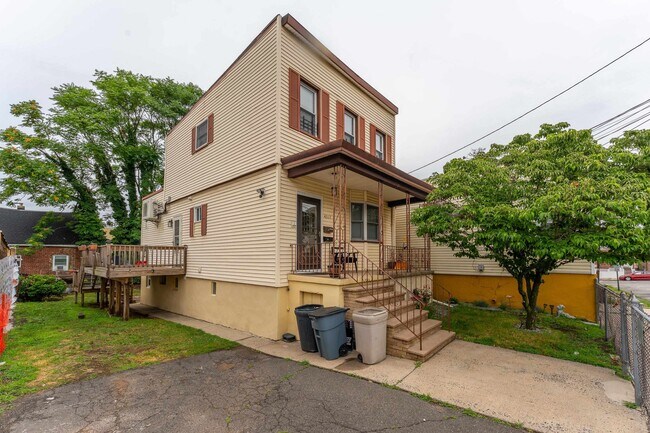 Building Photo - 4317 Cottage Ave