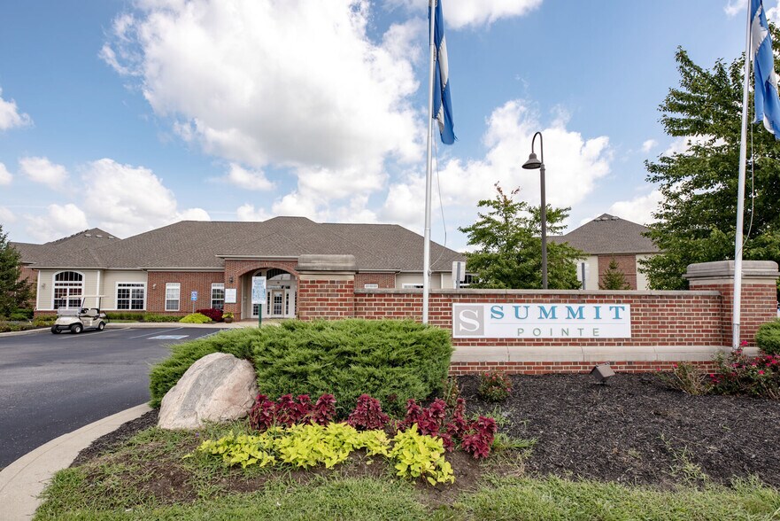 SUMMIT POINTE 2400 E Main St Greenwood IN 46143 Apartment Finder