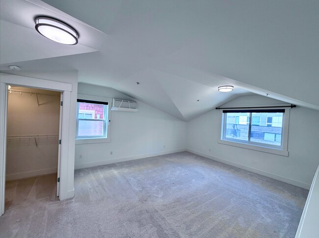 Building Photo - 517 N 39th St