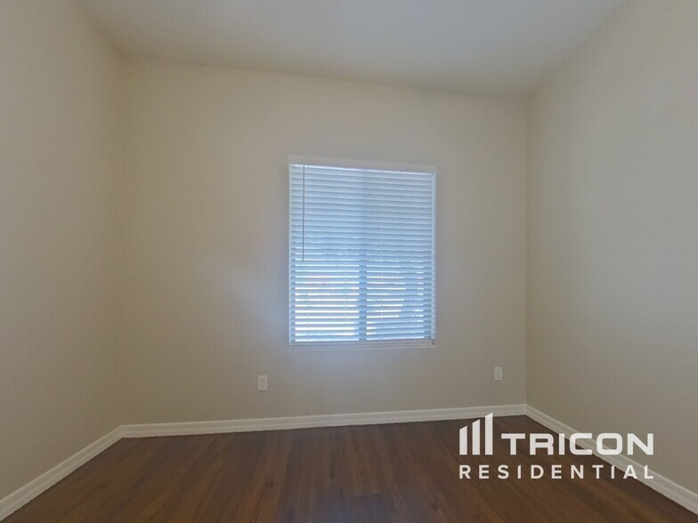 Building Photo - 16779 W Sonora St