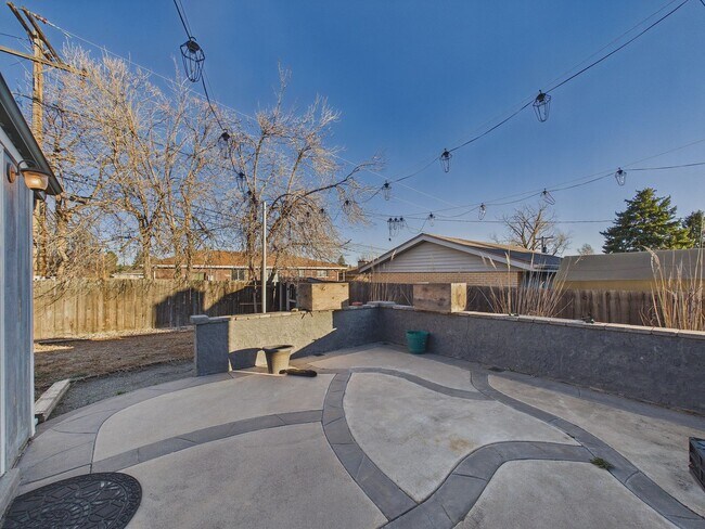 Building Photo - Gorgeous home in Westminster!