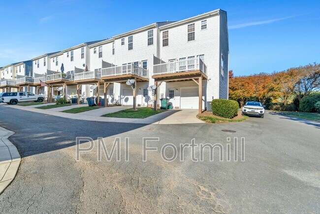 Building Photo - 15744 Kensington Palace Ln