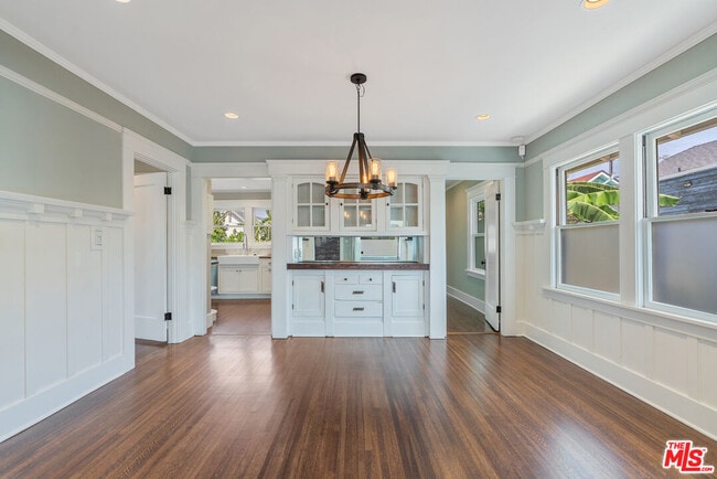 Building Photo - 4609 W 17th St