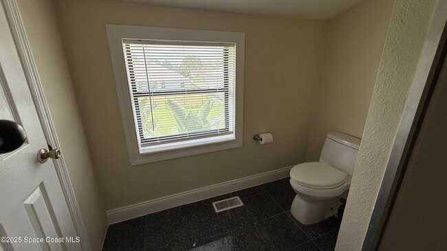 Building Photo - 508 Tasco Ave SW
