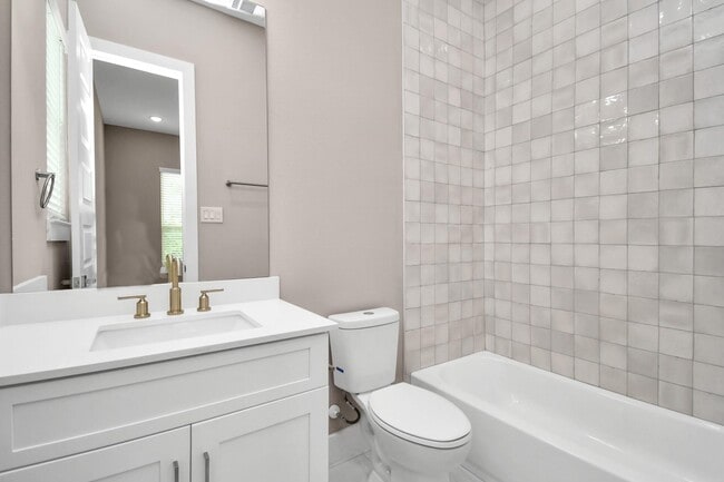 Building Photo - 304 Chobani Ln