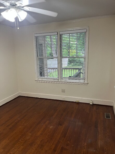 Building Photo - 2611 Cooper Ave
