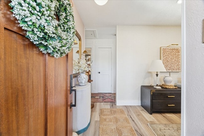 Building Photo - 5907 Hewitt Dr