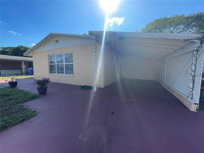 Building Photo - 1865 NW 6th Ave