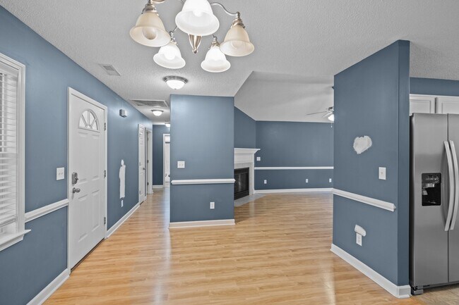 Building Photo - 202 Fairmount Way