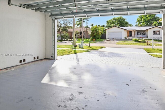 Building Photo - 19851 SW 79th Ave