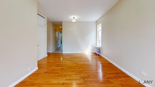 Building Photo - 3 BRs on 2nd floor in Private home with Balcony. AVAILABLE December 2025