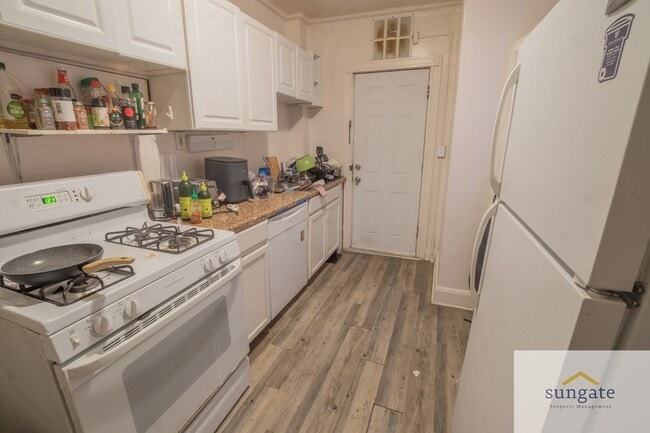 Building Photo - 213 E 33rd St