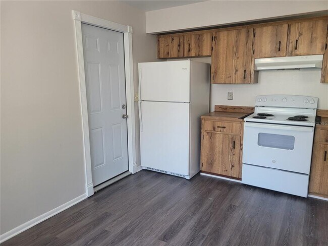 Building Photo - 4695 Pheasant Run Dr