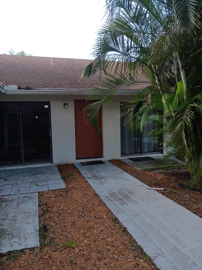Building Photo - 1511 Hawthorne Pl