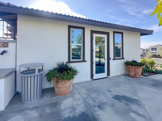 Building Photo - Beautiful Newer Construction,Townhome, 3 Bedroom / 2 Bathroom Home FOR RENT