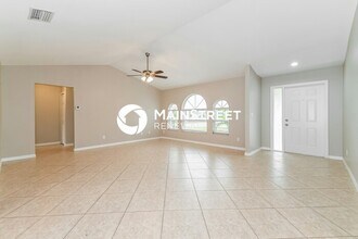 Building Photo - 3 Bedroom Pet-Friendly Home in CAPE CORAL,...