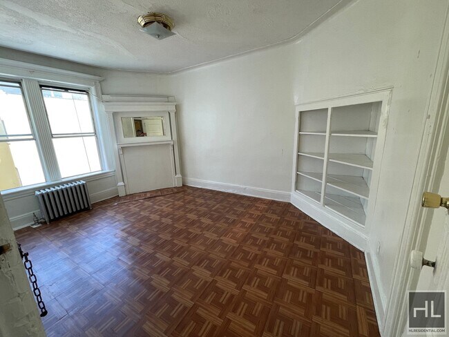 Building Photo - FOSTER AVENUE