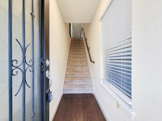 Building Photo - A stunning 4-story home perfectly situated in the heart of Spring Branch!