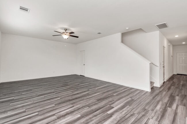 Building Photo - 7803 Carrotwood Ct