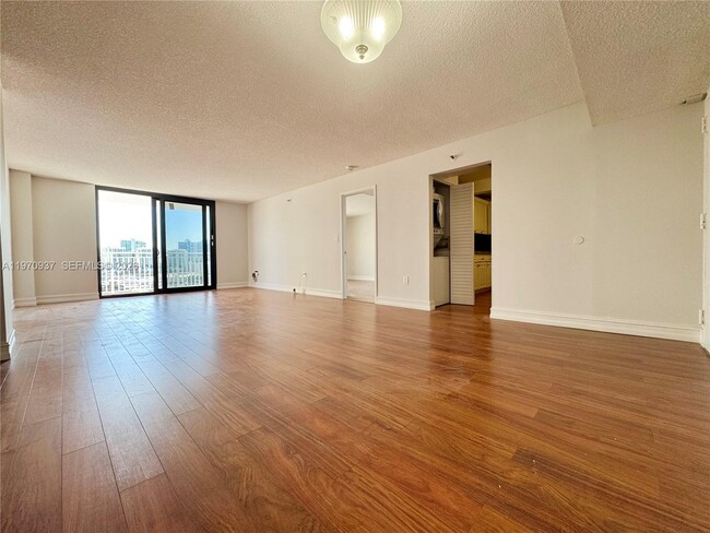 Building Photo - 210 174th St