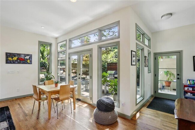 Building Photo - 213 Murray Hill Ave NE