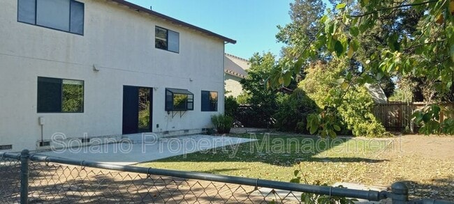 Building Photo - 3210 Mustang Cir