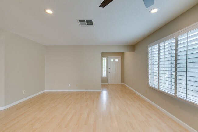 Building Photo - Beautiful Summerlin Home – 3 Bed, 2.5 Bath...