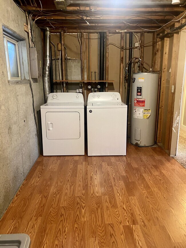 Building Photo - 1541 Marilyn Cir