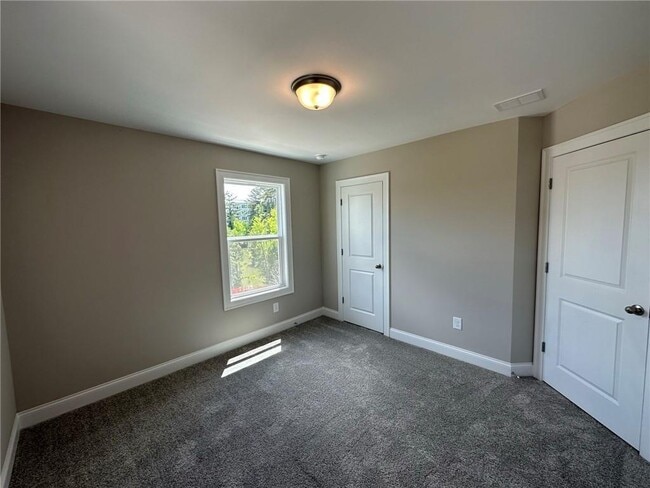 Building Photo - 6045 Liatris St SE