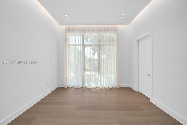 Building Photo - 12500 SW 64th Ave